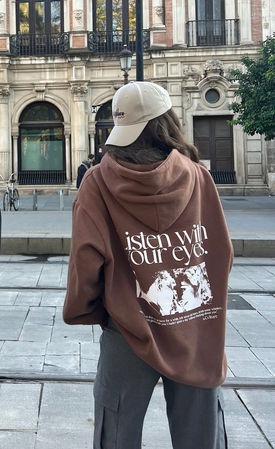 LISTEN WITH YOUR EYES | BROWN HOODIE